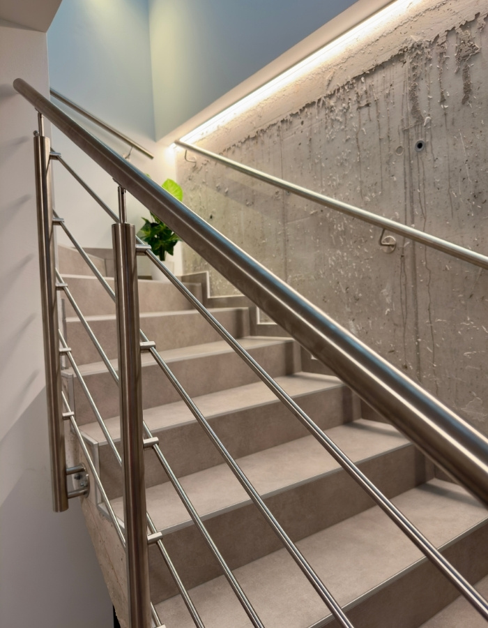 Rozsdamentes korlát üveggel